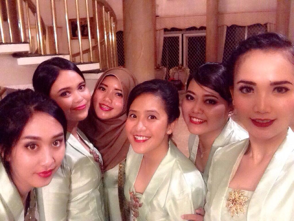 veeyaaaa's tweet photo. Cantik itu akan terlihat ketika kita berpikir yang baik terhadap segala sesuatu.... http://t.co/BjTJac5ryz