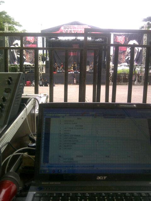 BLitarHighVoltage_NowPerform_XNAKED_@PortalBlitar <a href="/soundingnation/">Sounding Nation Fest</a> <a href="/InfoTulungagung/">Info Tulungagung</a> <a href="/KabarBlitar/">KabarBlitar</a> <a href="/infoKEDIRI/">Informasi Kediri</a>