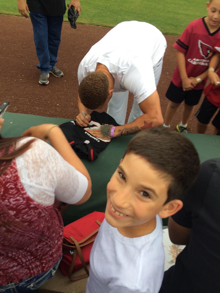 SamarSalti's tweet photo. Thank you @Mathieu_Era - you made my kids night!! http://t.co/uKJ3n0UO1V