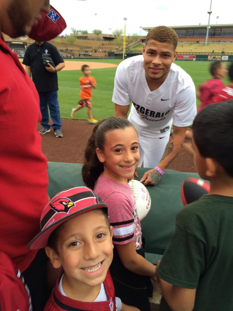 SamarSalti's tweet photo. Thank you @Mathieu_Era - you made my kids night!! http://t.co/uKJ3n0UO1V