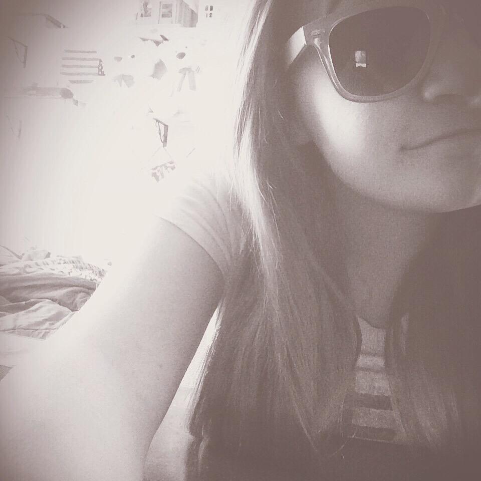 oja_Emily's tweet photo. @ItsNickBean Just finished watching your broadcast I love them so so much can u please message me back thank you ily😍 http://t.co/IGlsif2kxq