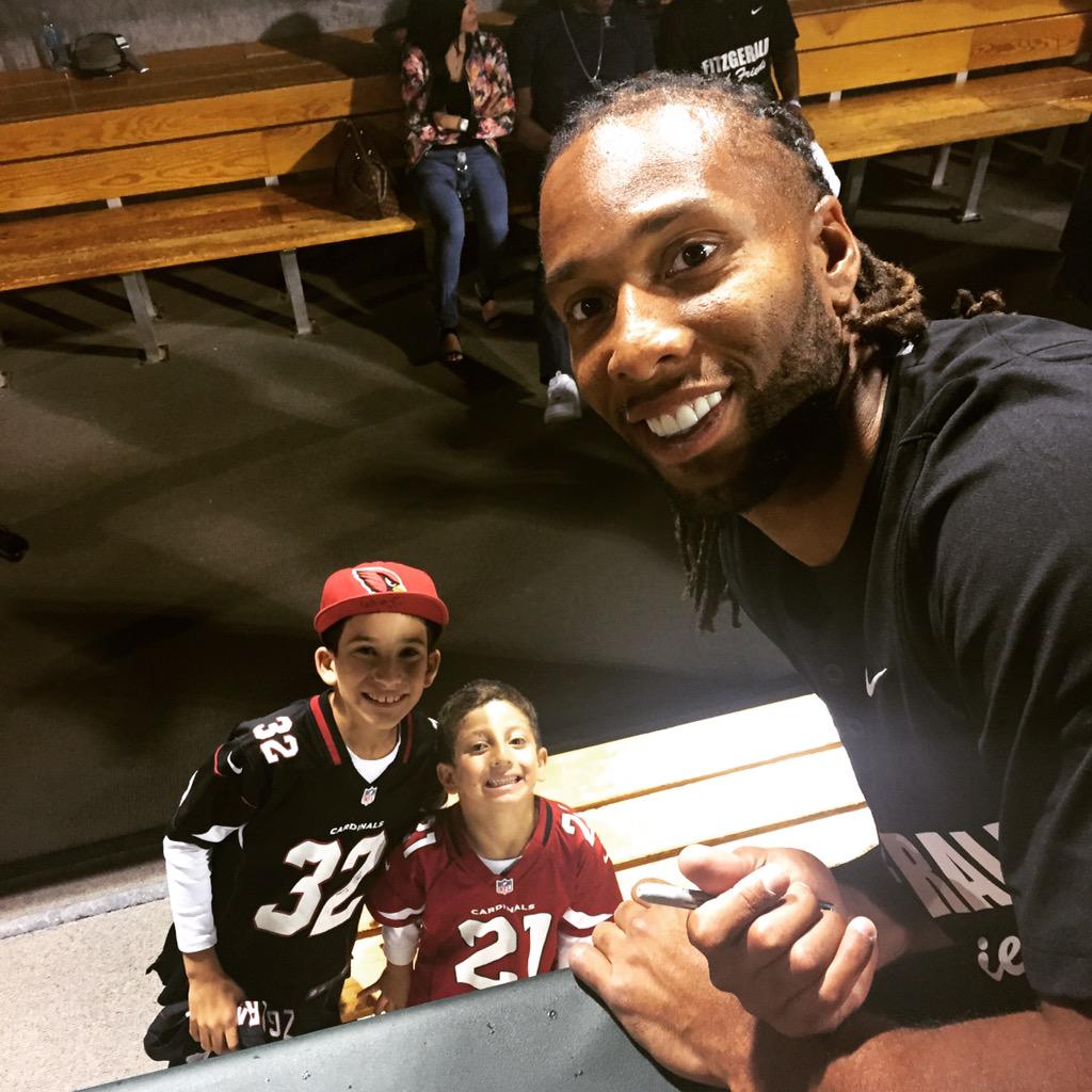 SamarSalti's tweet photo. Thank you for another great year... It's become our tradition to come out to your softball game!! @LarryFitzgerald http://t.co/YX0sDfizON