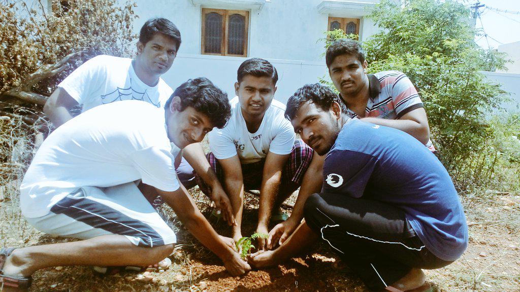 udayhalo's tweet photo. Today as a part of joining #gogreen initiative. In our @CoderdojoErode event we didn't used paper n planted a tree http://t.co/6Lb4d86BKG
