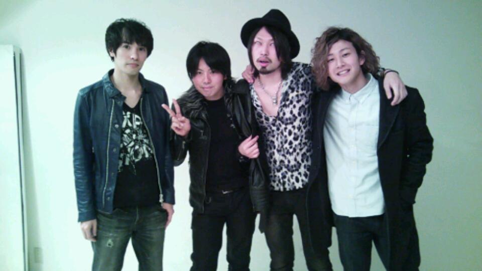 RYMS_official's tweet photo. 【試聴動画】
ＲＹＭＳ1st..CD「ＦＬＡＲＥ/雨の軌跡」の試聴を公開しました！！ https://t.co/I29oLZuOTQ 
動画内のライブ写真はあいさん(@_airan02)に撮影して頂いたものです！ 是非ご覧ください http://t.co/NZXIVUupak