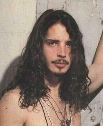 ellabluemusic's tweet image. When I'm sad I look at pics of young @chriscornell and it cheers me up. #outofexile