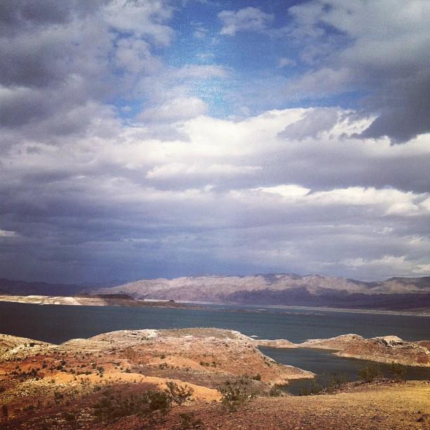 NatlParksPhotos's tweet photo. #nevada #lakeMead #views #sunsetOverlook #horizon #landscape #desert #clouds #lasvegas #travel_pics #sky #travel #โฆ http://t.co/1AB00j3hfM