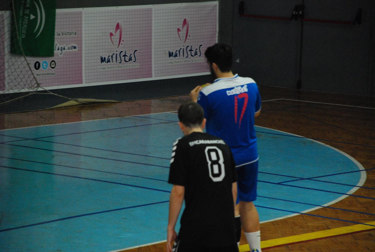 SectorGmalaga's tweet photo. Min 35: @ClubMaristasMlg se adelanta con 17 y @balonmanoBMC con 11 http://t.co/QiVSqf3yt5