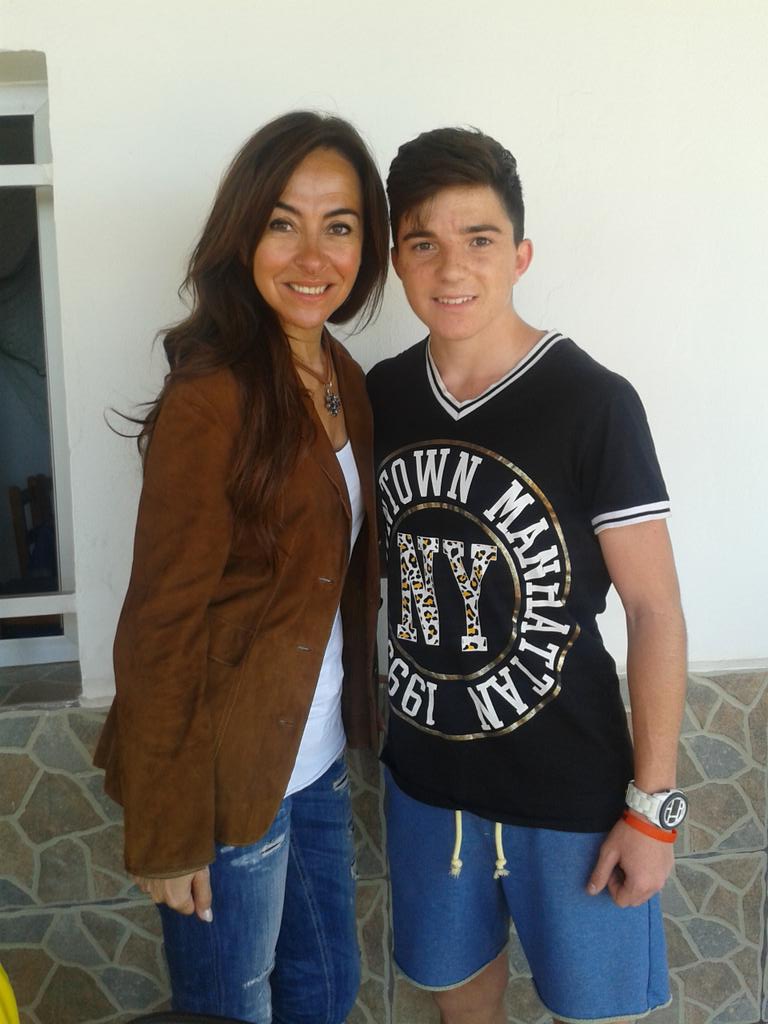 16BadBear's tweet photo. Con la gran @CarmeBarcelo!! :) #Fuerteventura #visçabarça http://t.co/vw1udVAlvx