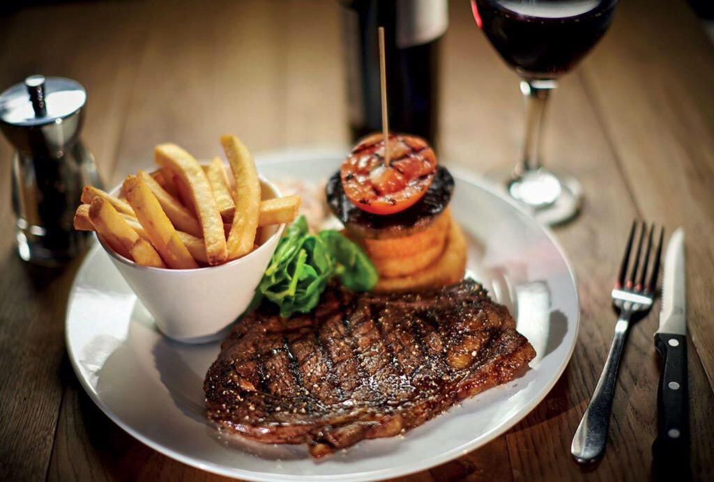 SarahE_Hart's tweet photo. Have you tried @SunderlandGC new menu! It's yummy!!! 3pm-3am 7 days a week 😊🍻👍🏼 http://t.co/SQphpZ8Sp4