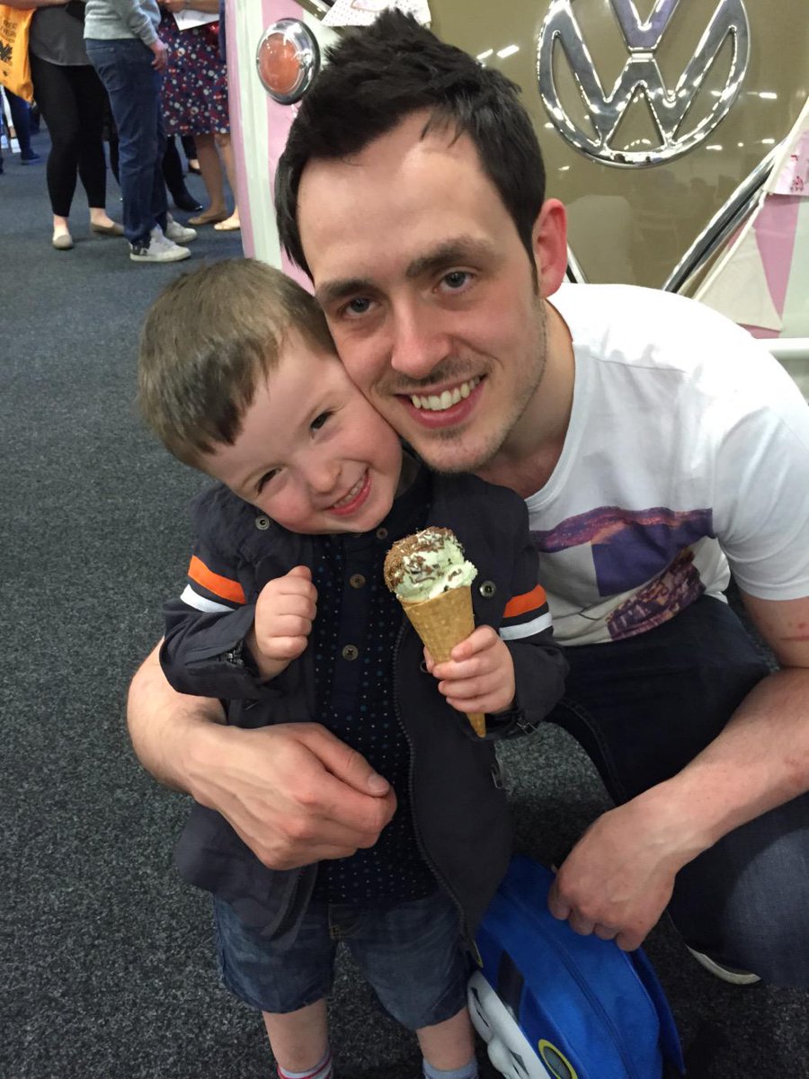 NattyNoooo's tweet photo. Having an ice cream at the wedding fair #GNWS2015 finding lots of fab ideas http://t.co/iF5EIYR28b