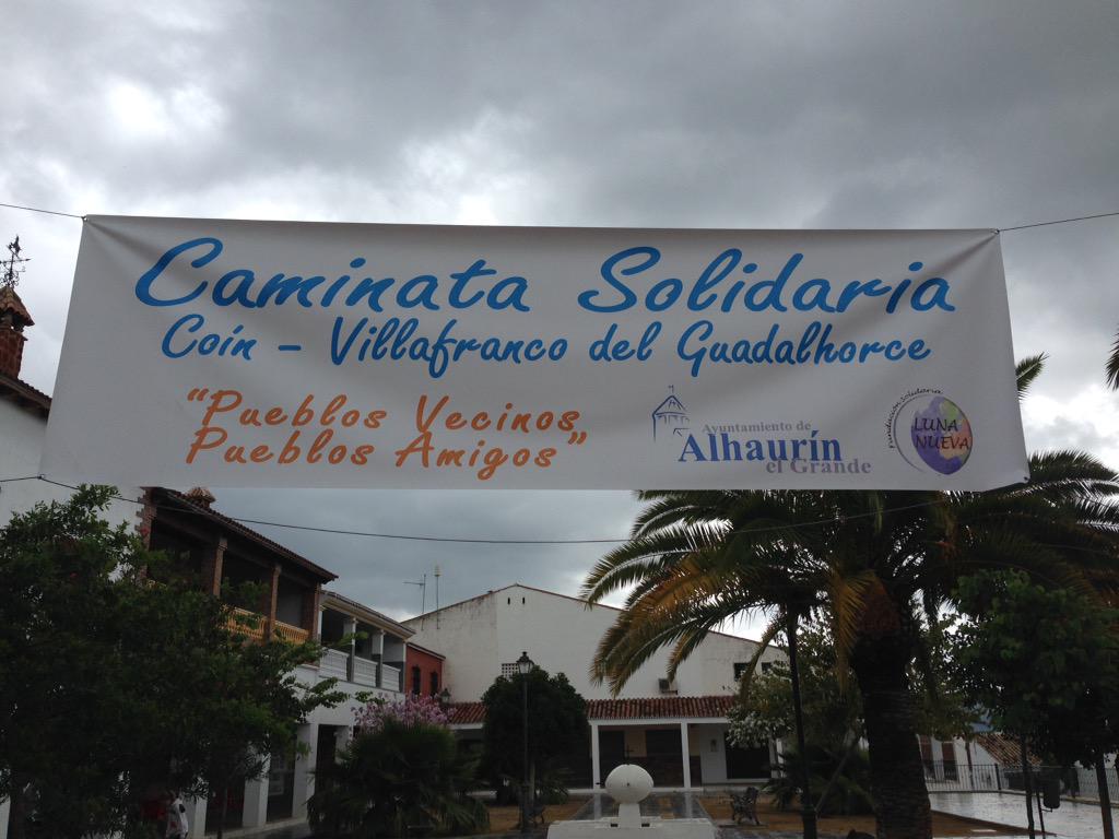 segamez85's tweet photo. Caminata solidaria Coin-Villafranco del Guadalhorce de la @LunaNuevaFS. Con los compañeros de Coin. @micaelaiucoin http://t.co/oPWZK7KmQ2