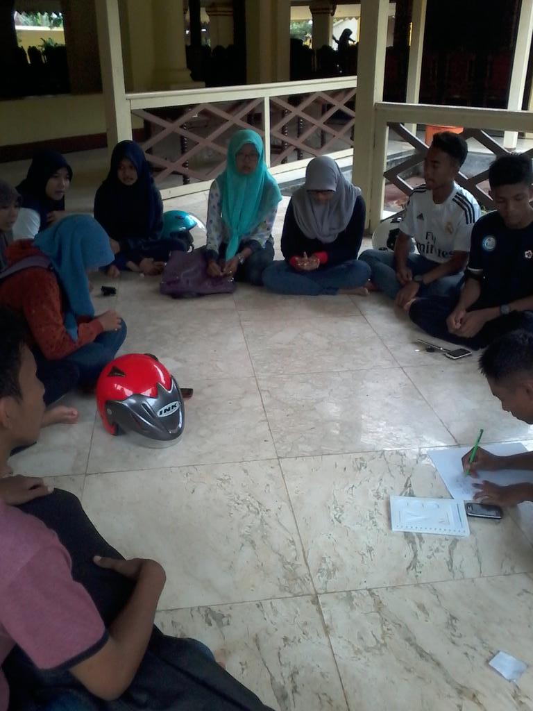 SmadaPmr's tweet photo. Rapat PMR di Museum http://t.co/QNoCPbg926