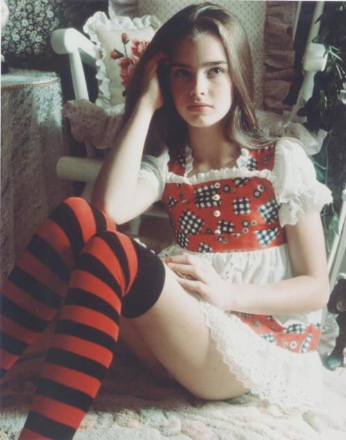 HistoryInPics: A young Brooke Shields. http://t.co/mhsW9BnV29” Who's that?  (Kidding)