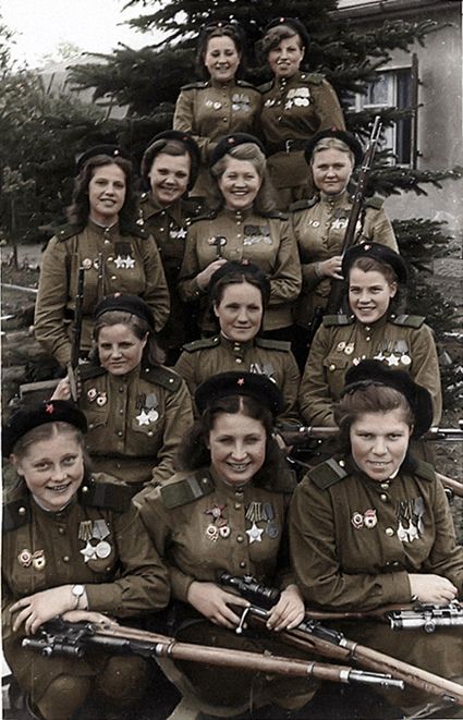 HistoryInPics's tweet photo. Soviet snipers. Almost 800 confirmed kills in one picture, 1945. http://t.co/CBGc8rEL4I