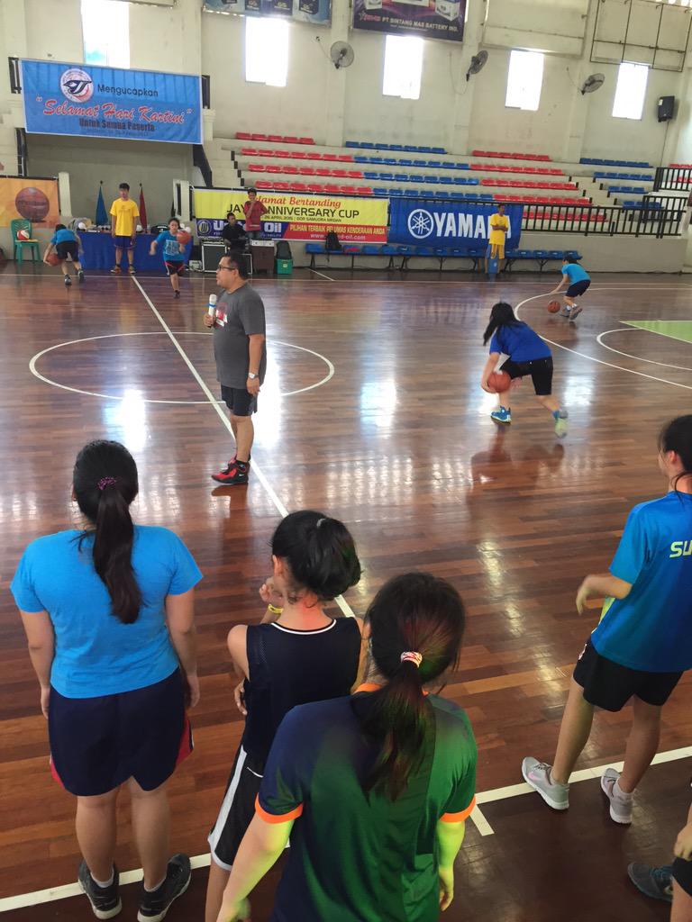 nblberbagi's tweet photo. Basketball Clinic sudah dimulai lho! yuk yg domisili Medan bs langsung ke gor samudra ya :) http://t.co/WxoZmO07D3