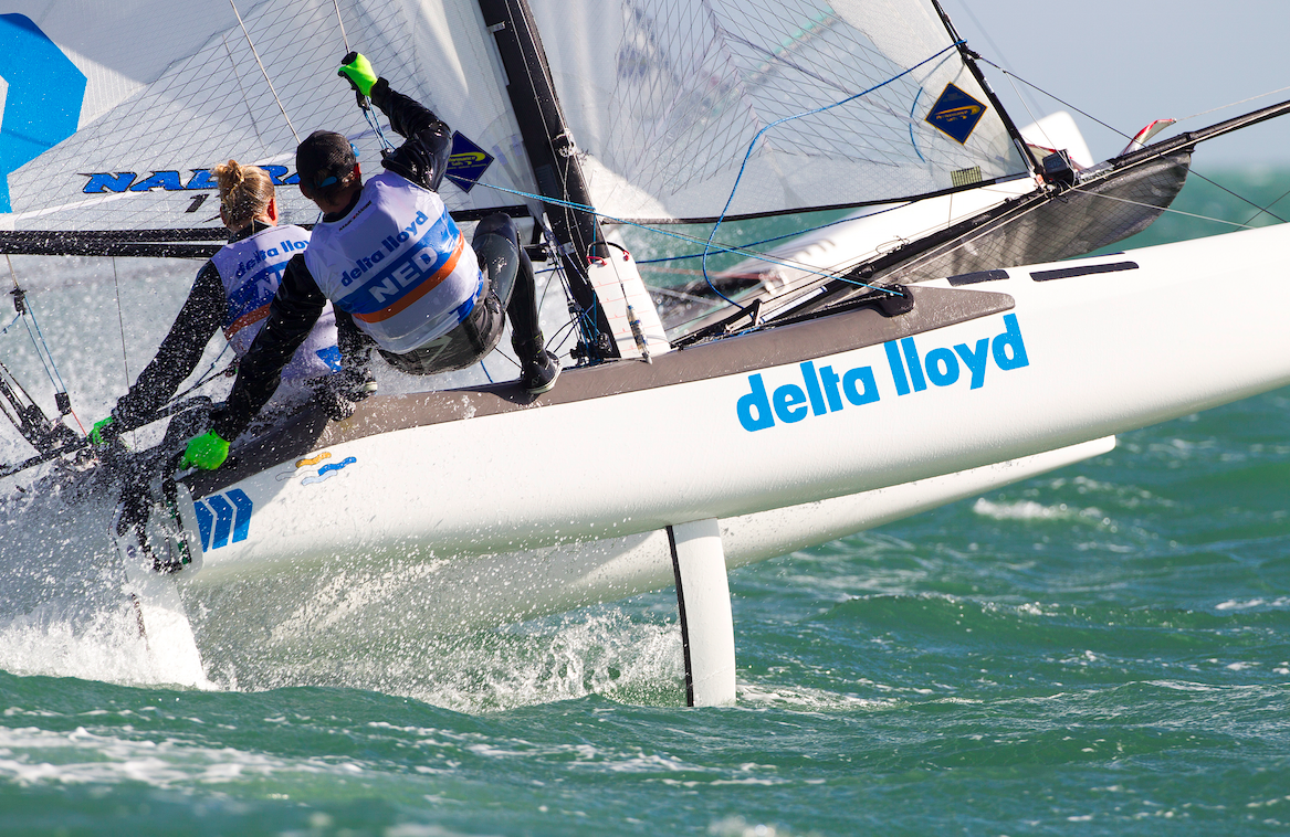 teamallianz_nl's tweet photo. Nacrazeilers Mulder/De Koning staan op zilver, Groeneveld/Krol op brons. Kijk live naar hun medalrace #livesailing http://t.co/qkiDU7cL3p