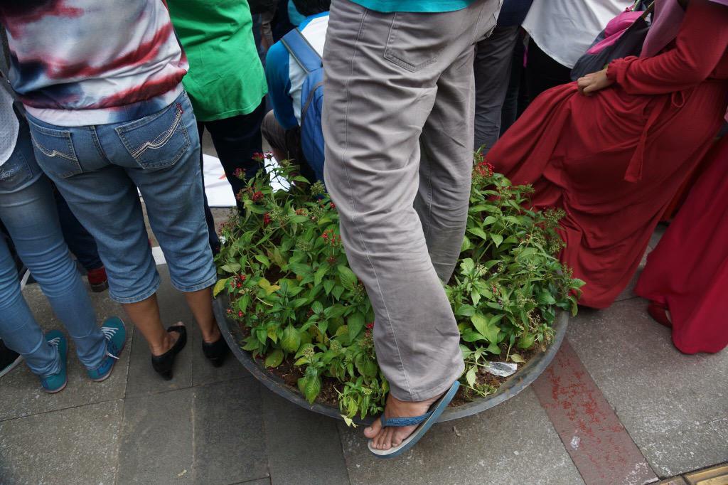 Gantung pak RT <a href="/ridwankamil/">Ridwan Kamil</a> wargi Bdg, pangmilariankeun ieu jalmi RT <a href="/ridwankamil/">Ridwan Kamil</a> <a href="/PRFMnews/">Radio PRFM</a> <a href="/Satpolppbdg/">Satpol PP Kota Bandung</a>  ”