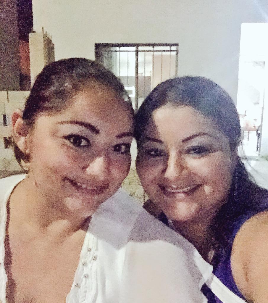 edgumafa's tweet image. @pryncess_ara Mi gemela #comaye