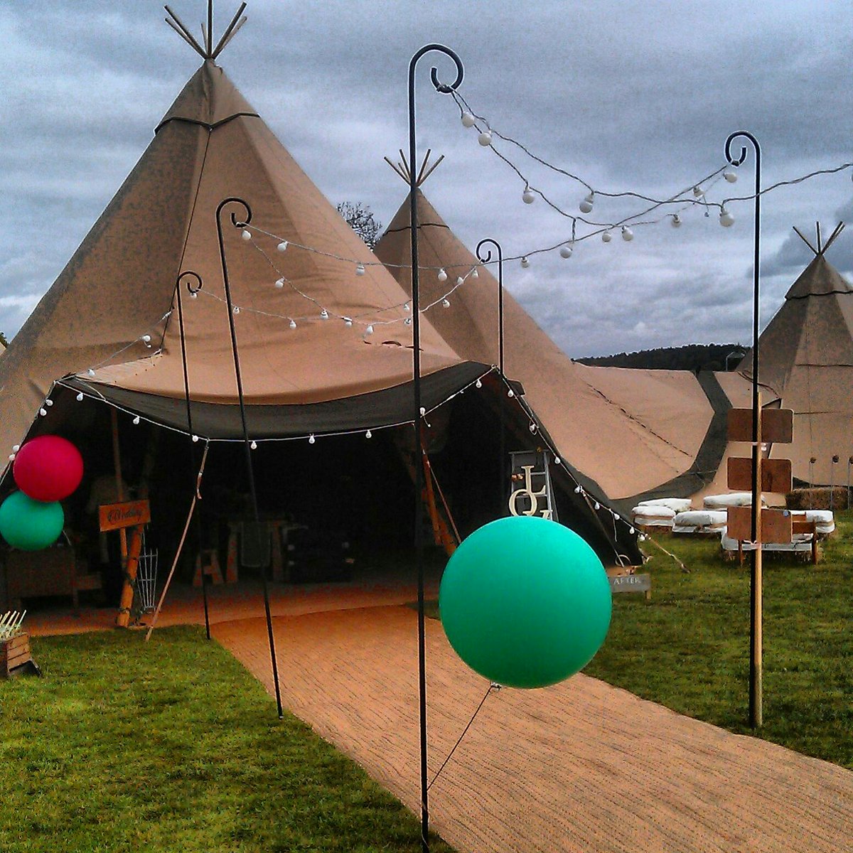 Looking forward to being back at the #samitipishowcase today. If you're planning a #wedding, come and say hello.