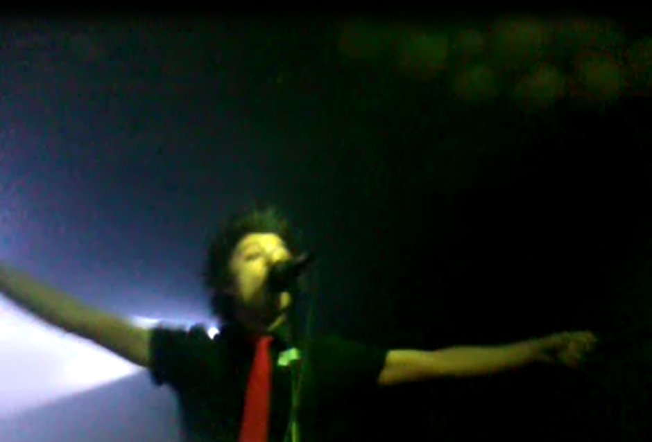 Billiezinha_'s tweet photo. MUITÍSSIMO OBRIGADA AO @GREENDAYCOVER POR TEREM TORNADO ESSA NOITE INESQUECÍVEL, VALEU MESMO! @guille_sh ♥ FODÁSTICO! http://t.co/IUcs1Lcw7B