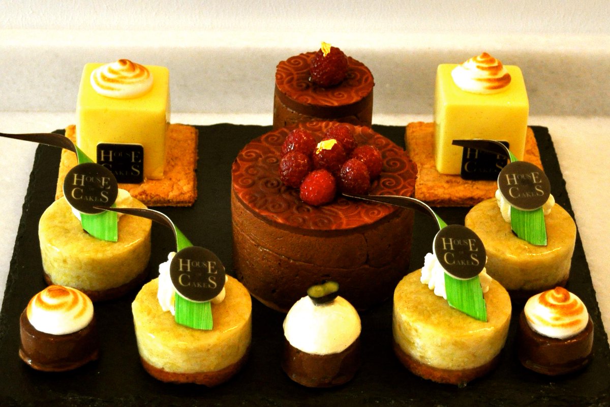 houseofcakesde's tweet photo. Cake platter for my birthday yesterday. You want one for yourself? See http://t.co/Okj0qenADe for orders in Berlin http://t.co/9Emv0qXJjV