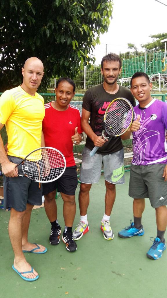if we cannot play football we will play tennis😉 <a href="/BegaNenad/">Nenad Begovic</a> @Maczman_Ori #PSMEWAKO <a href="/GOAL_ID/">GOAL Indonesia</a> <a href="/PSMinfo/">PSM MAKASSAR</a> <a href="/UtdIndonesiaMKS/">UI MAKASSAR</a>