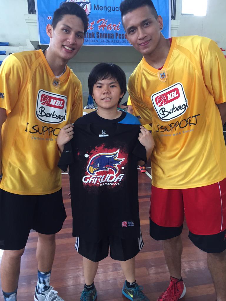 nblberbagi's tweet photo. Vivian @kazegis_102 SMP Methodist 2 Medan salah satu peserta yg beruntung dibasketball clinic siang harini! http://t.co/ZjCcjqGLs9