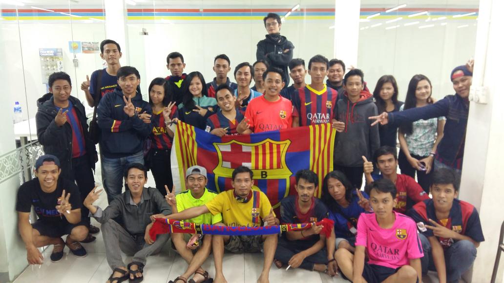 FCB_Indonesia's tweet photo. Suasana nobar @FCBI_Jakarta tadi malam #fcbipict http://t.co/LxTwSrHyKf