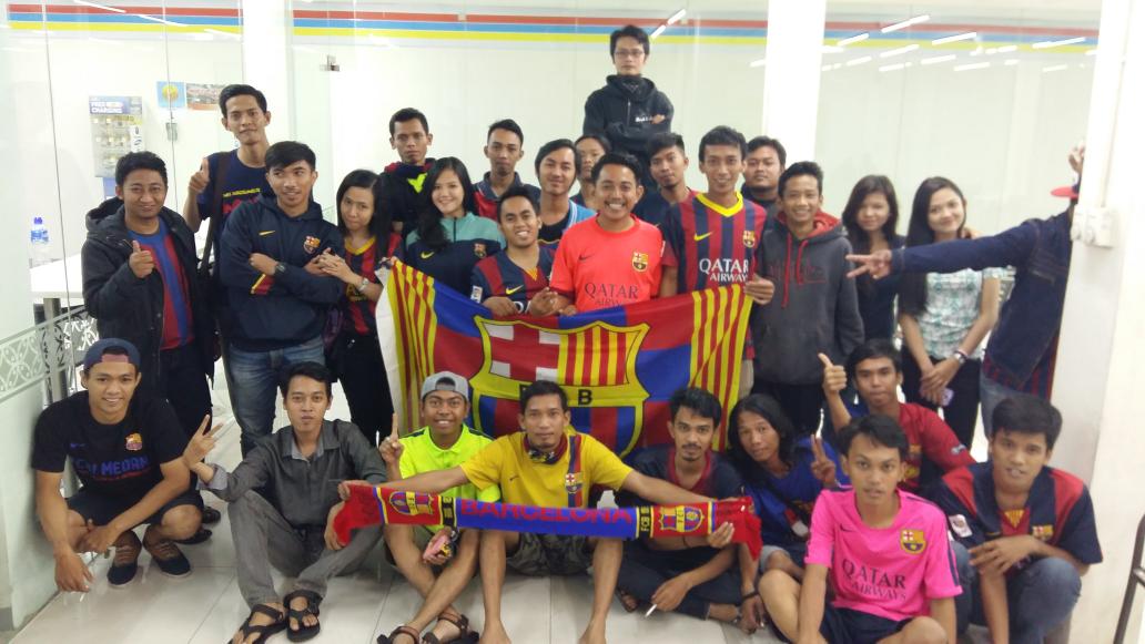 FCB_Indonesia's tweet photo. Suasana nobar @FCBI_Jakarta tadi malam #fcbipict http://t.co/LxTwSrHyKf