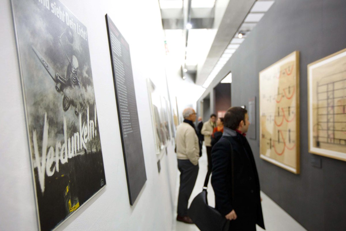 Museo_MAXXI's tweet photo. 1940s objects and projects: find out the exhibition #ArchitectureInUniform. Through May 3! >http://t.co/e3s8gP4Se5 http://t.co/0aghBurZ82