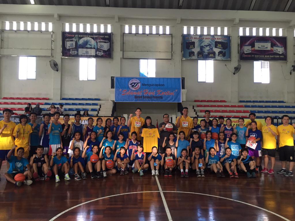 nblberbagi's tweet photo. Selesai sudah basketball clinic for kids cancer harini!Terima kasih teman-teman Medan untuk supportnya @nblindonesia http://t.co/nuj3c5txlx