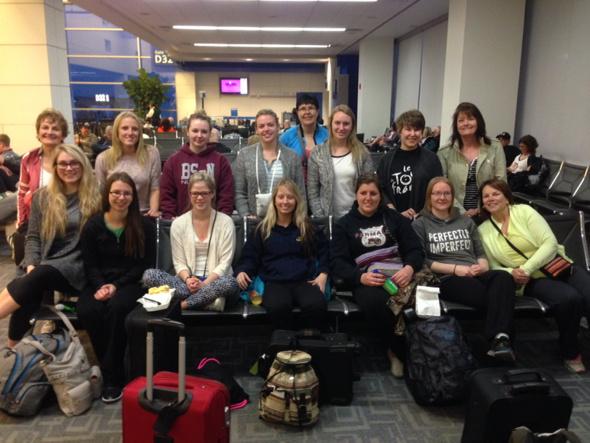 ruth17geurts's tweet photo. Nursing group in Detroit airport off to Haiti #rayjon #LambtonCollege #handsupfor Haiti http://t.co/yGqoIC6ycd