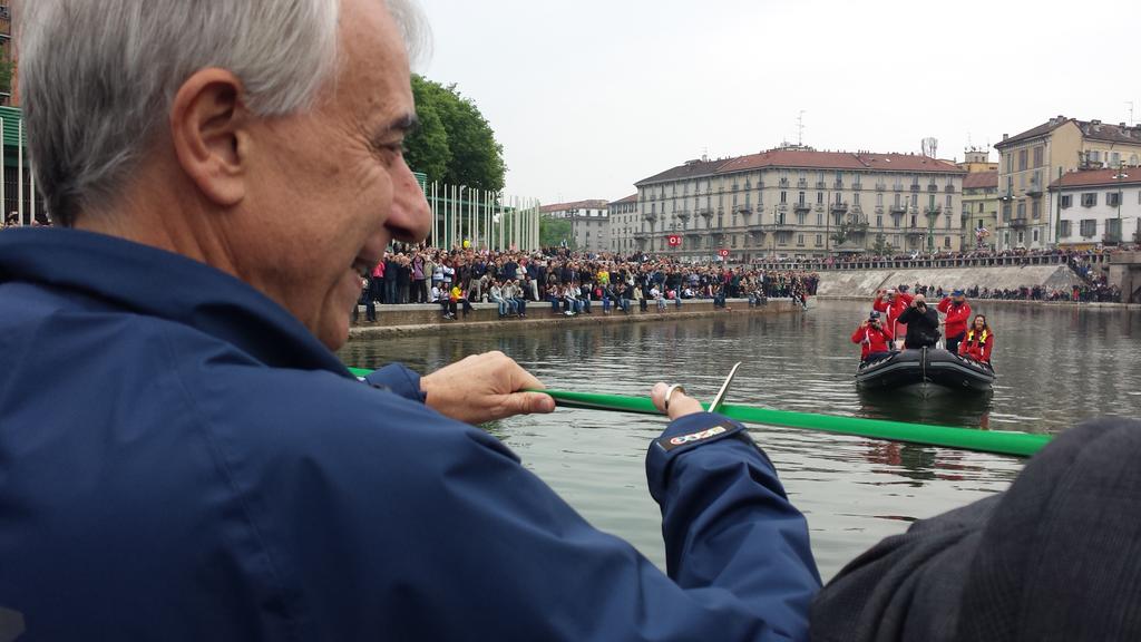 Expo2015Milano's tweet photo. -5. #Milano in festa per la riapertura della #darsena riqualificata. Il regalo di #Expo2015 alla città! w/ @ComuneMI http://t.co/rc3Lx0kxNg