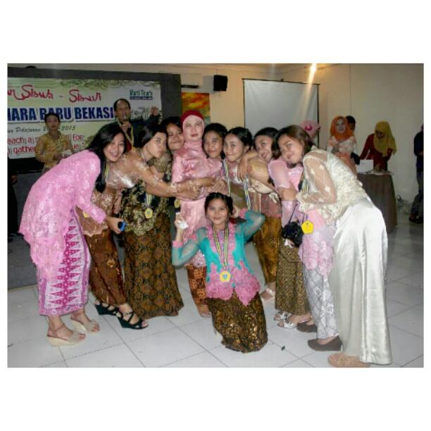 Kita semua syg bu kepsek 😍😍😍😭😭