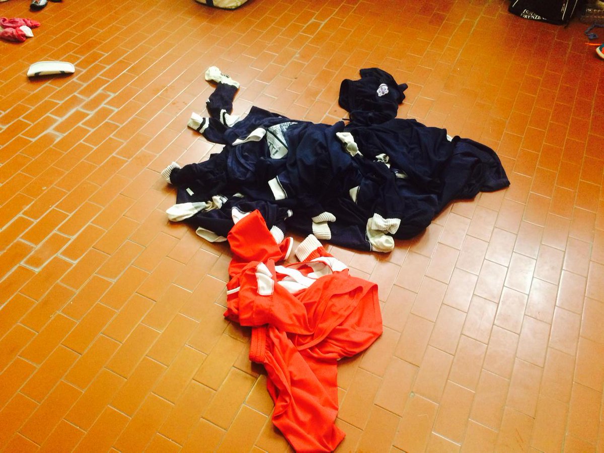 PaulaPasos10's tweet photo. VAMOOOSSSS!!!! ⚽️💪💪💪 http://t.co/uq8Z0BkfW2