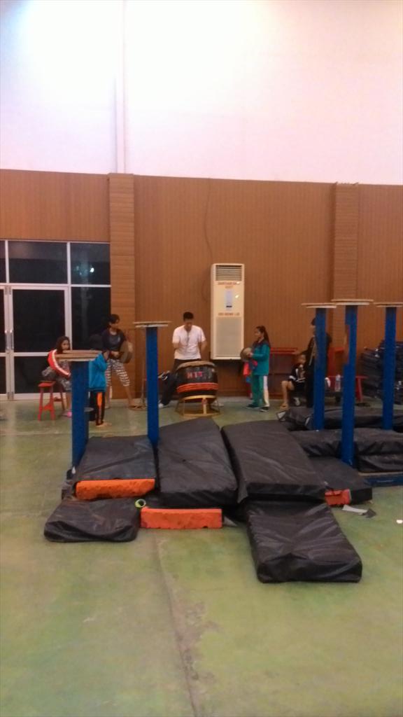 tomss12's tweet photo. Lion dance HTT http://t.co/QUOZH0mEMS