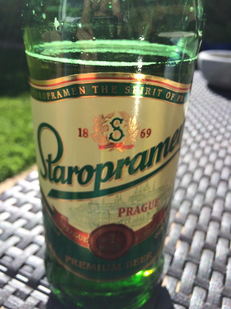 jamesnader's tweet photo. Ice cold one of these π @Staropramen lovely. In the garden withe smell of fresh mown grass #smellsofspring ππΌ http://t.co/UvZXUsZ0YF