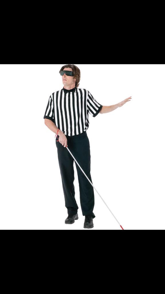 harisansari_sco's tweet image. Micheal Oliver officiating today&apos;s game Arsenal v Chelsea. #ARSvCHE #ruiningthegame