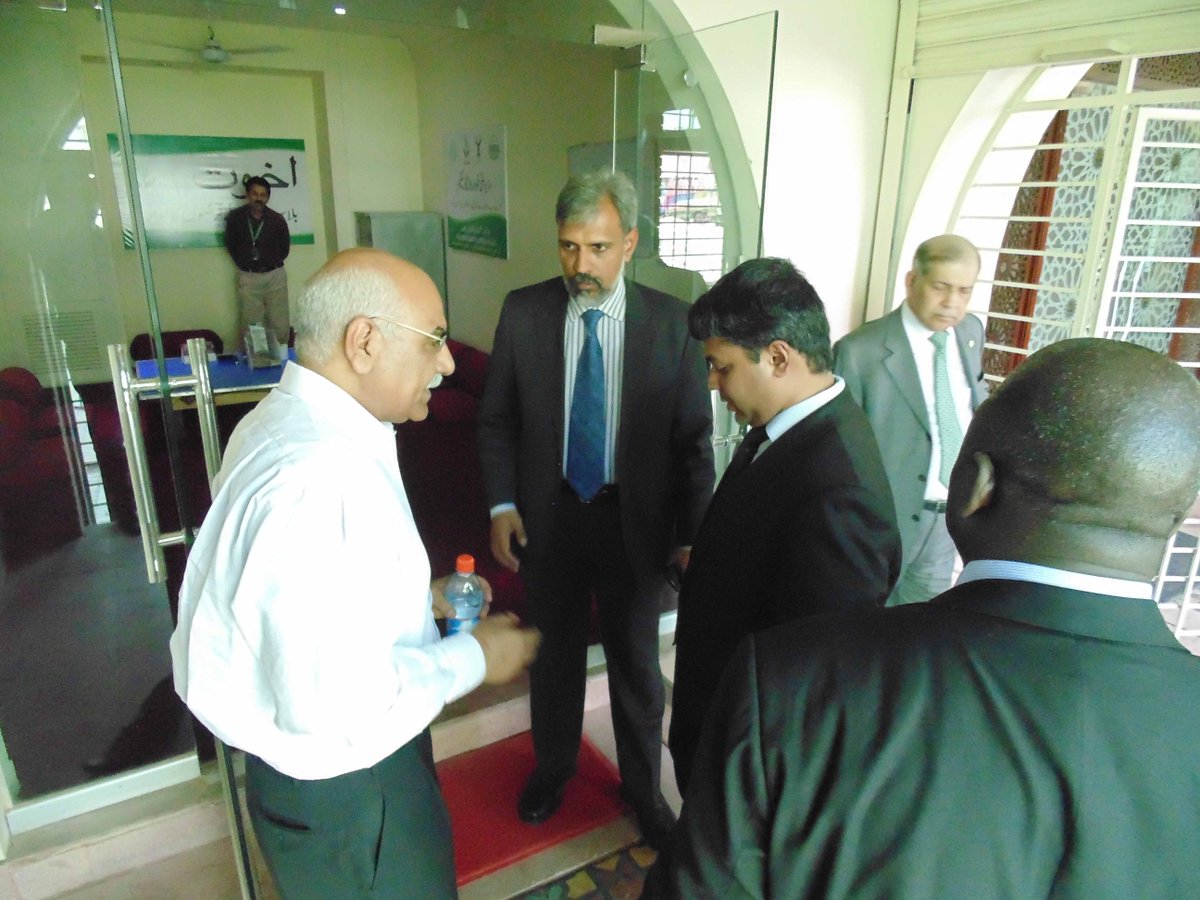 Akhuwat's tweet image. This weekend, a delegation from the #IslamicDevelopmentBank visited @Akhuwat&apos;s #HQ in #Lahore to learn its model.