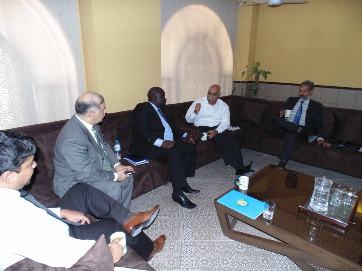 Akhuwat's tweet image. This weekend, a delegation from the #IslamicDevelopmentBank visited @Akhuwat&apos;s #HQ in #Lahore to learn its model.