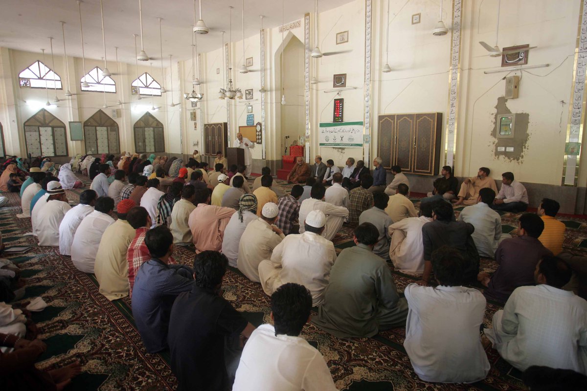 Akhuwat's tweet image. The delegation from the #IslamicDevelopmentBank participated in our loan distribution ceremony at a local mosque.