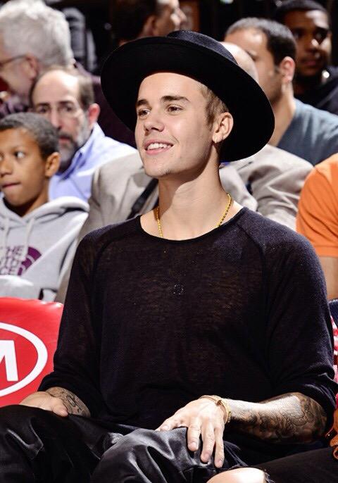 secutebelieber's tweet photo. Justin Bieber smiling appreciation tweet 

#BestFandomCA2015 Beliebers http://t.co/KOirHzkU2T