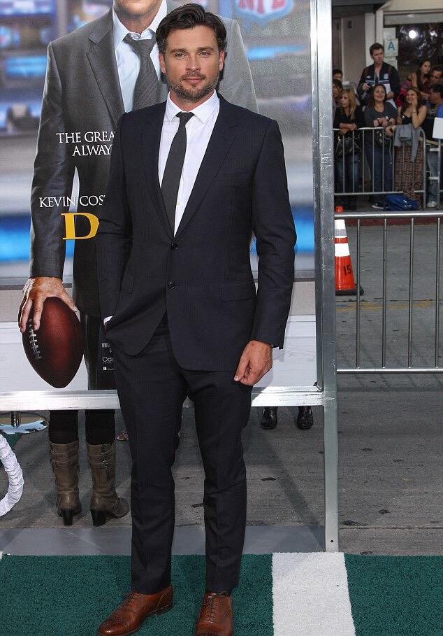 I wanna wish a happy 38th birthday 2 Tom Welling I hope he has a great day with his loved ones 