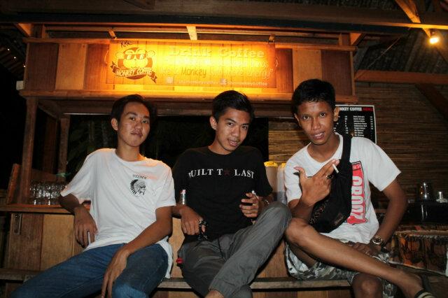 RDDandy's tweet photo. Nongkrong @themonkeycoffee http://t.co/9nvlCv0Il0