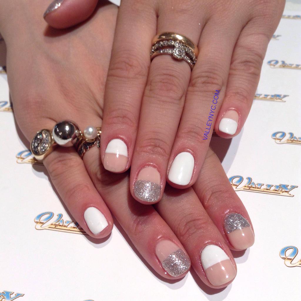 #valleynails #valleynyc #valleynolita #valley15 #nailart #notd #chic #nude #glitter #frenchmanicure