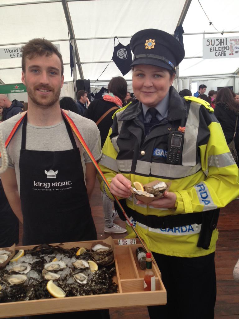KellyOysters's tweet photo. Day 2 and the #oysters are flying out @eastcafebar @DublinBayPrawnF @KingSitric @GardaTraffic @Irishfoodparty http://t.co/i1dJTOMj6C