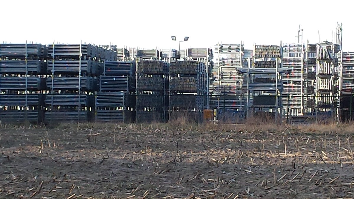 Tonselseveld's tweet photo. Dit is de huidige praktijk in het @tonselseveld! Hoort dit in het belangrijkste recreatiegebied van #Ermelo? NEE http://t.co/iQT8BHPcBI
