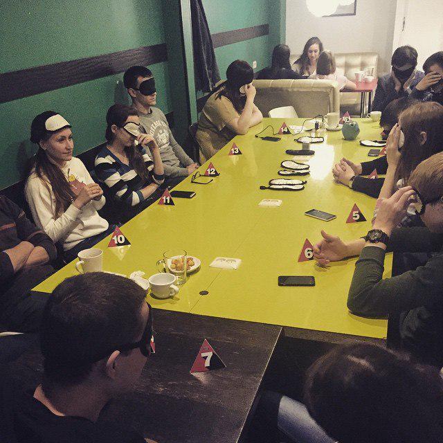 NewTimeCafe's tweet image. Каждую субботу в 22:00 мы собираем несколько столов, чтобы поиграть в мафию. Присоединяйся! Вся ночь — 300 рублей.