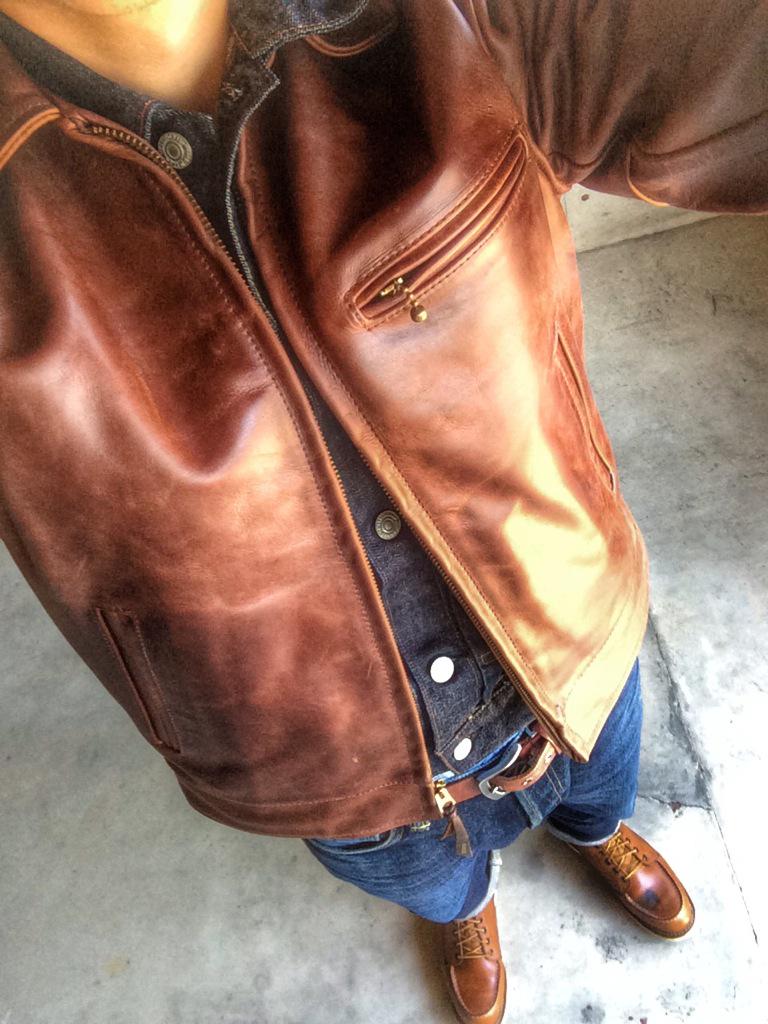 bazukun2's tweet photo. ツーリング行ってきました（＾∇＾）また877が男前に...。後でブラッシングしてあげんと（＾∇＾）#イナズマ400 #フルカウント #2102 #アイアンハート #634s #エアロレザー #ハイウェイマン #RW877 http://t.co/xiQXmXiY4B