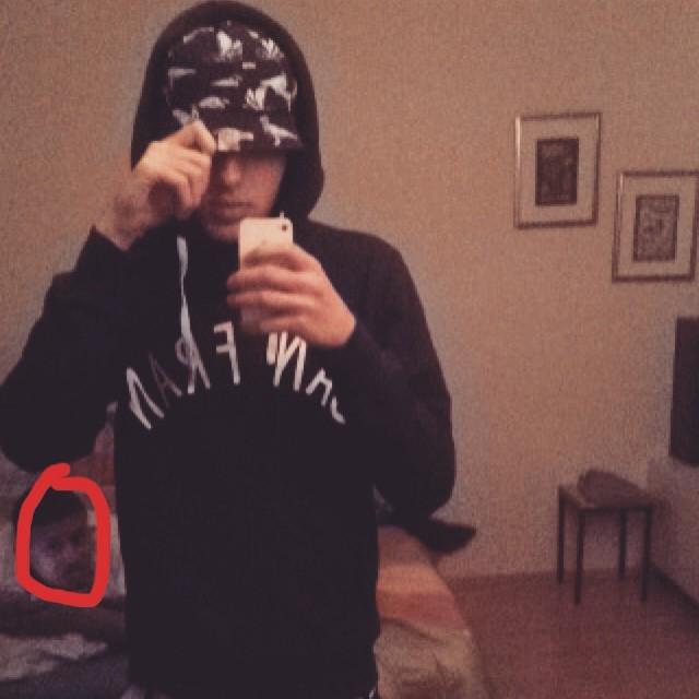 Sieltä se kurkkii 😂 <a href="/muzino_/">Arturo M.</a>  #finnish #finnishboy